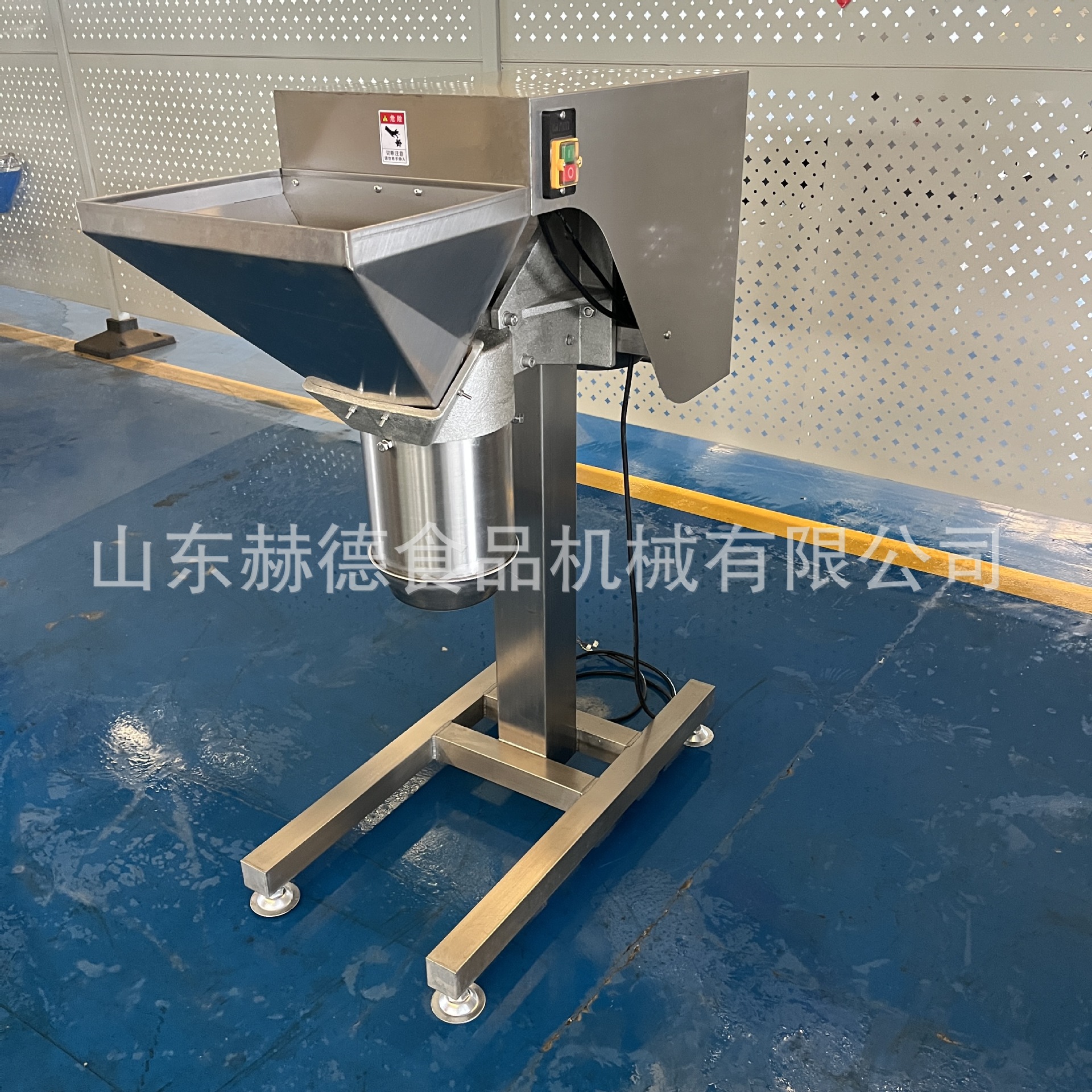 大型自动进出料洗筐机 带油筐子清洗设备 托盘热碱水高压清洗机