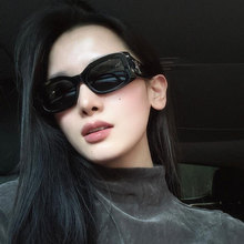 复古长方形墨镜女款2025新款菱形脸欧美拍照凯旋门太阳眼镜老钱风