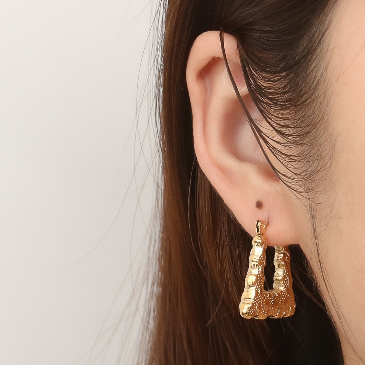 Nuevos aretes de acero inoxidable trapezoidal retrógrado estilo francés personalidad de alto nivel chapado 18k orejas de oro perilla de orejas redondas para mujeres