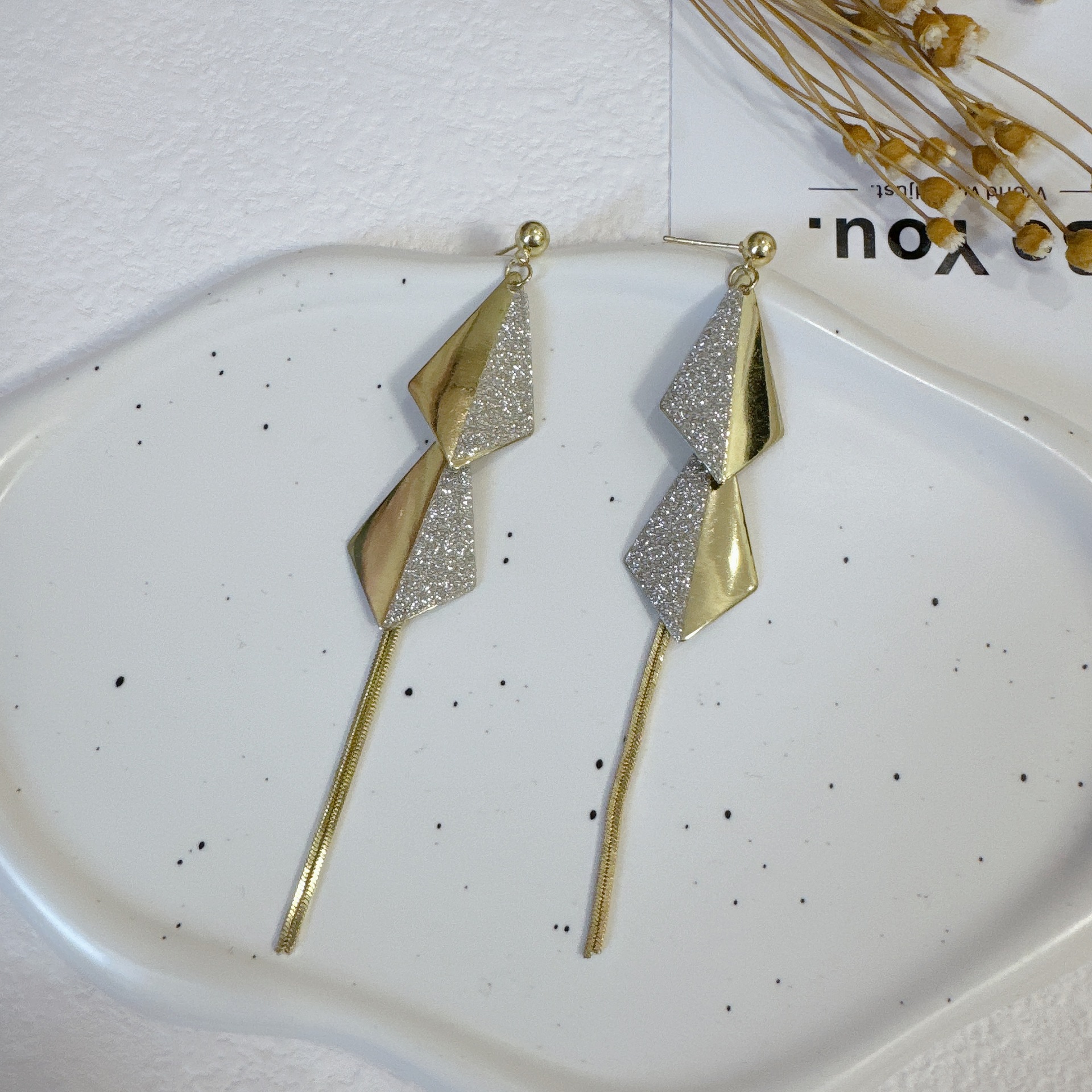 Korean geometric fashionable design universal earrings