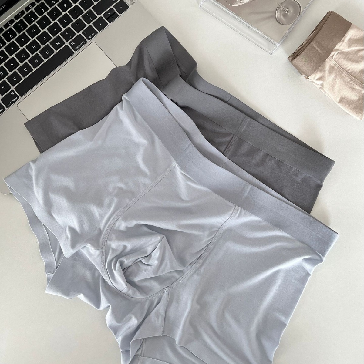 Pure Color Bare-Bottom Mid-Waist Seamless Men's Underpants Pure Color Modal Ice Silk Breathable Four-Point Straight-Cut Shorts Summer