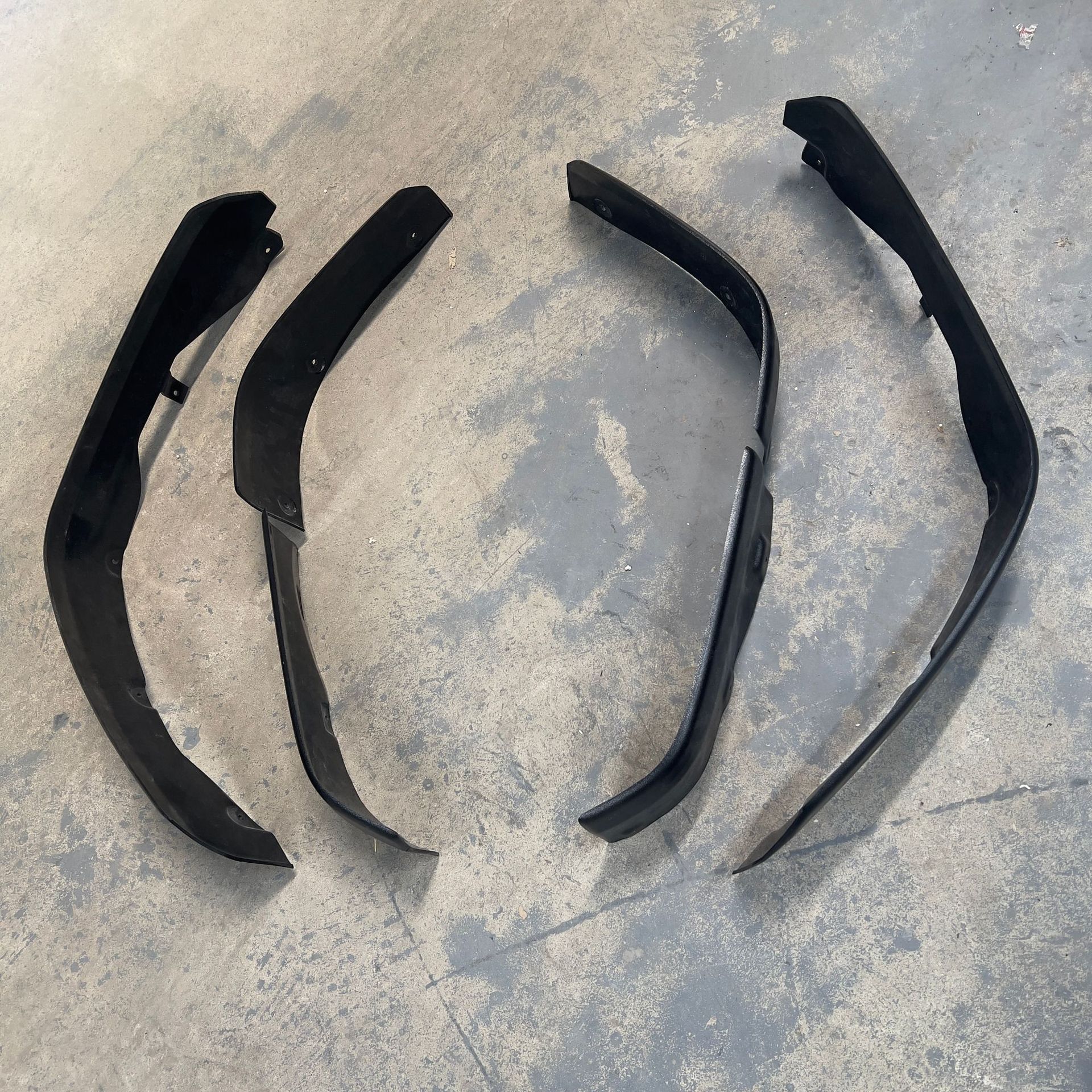 Suitable for 2019+ Suzuki Jimny JB74, five-door model, widened wheel arches, mudguards, and off-road modification accessories