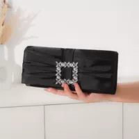 Клатч-сумочка из сатина, стразы на пряжке, 24×6×11 см (чёрный/белый)