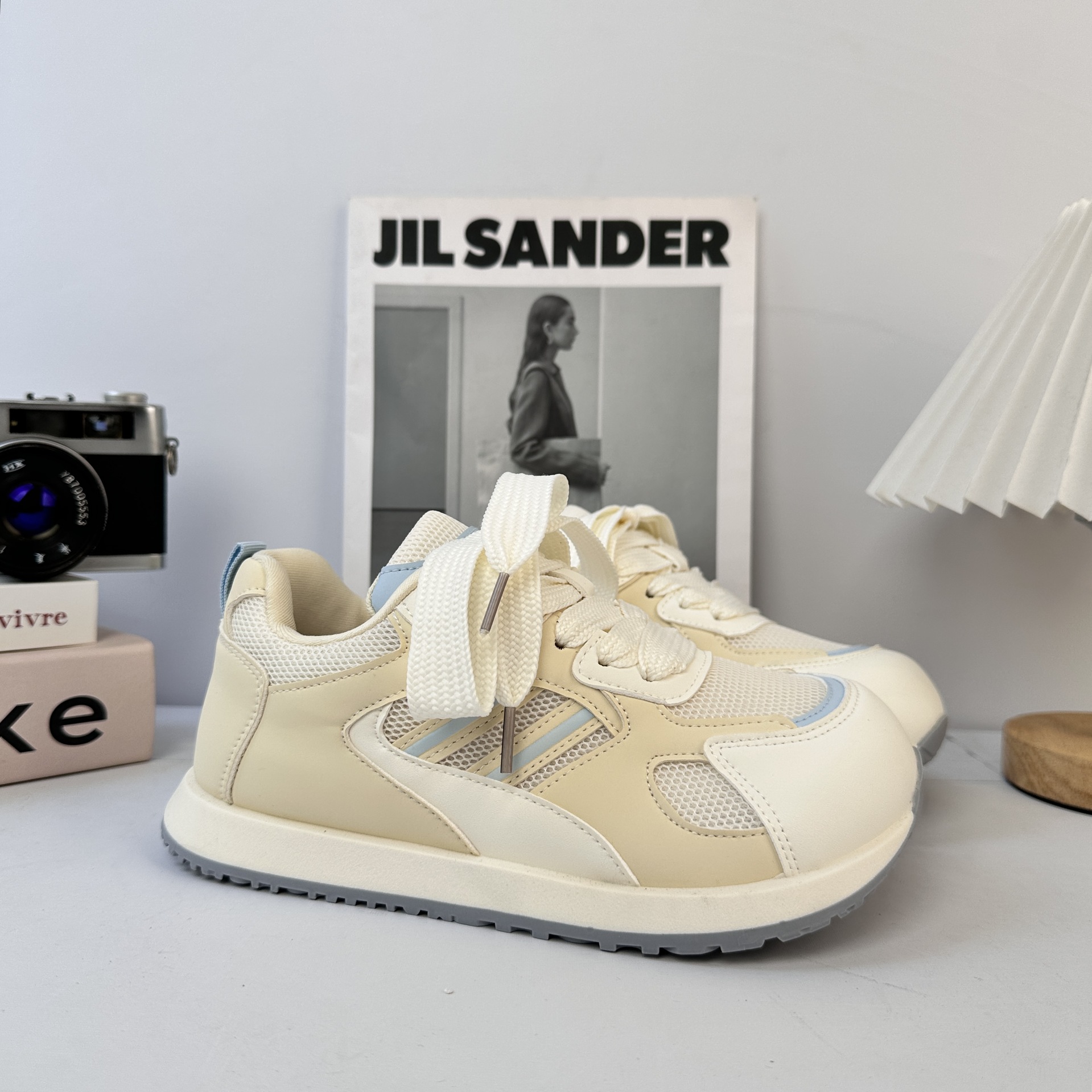 YuanWa simple y versátil zapatos blancos para mujeres 2025 nuevos zapatos casuales de estudiantes zapatos deportivos chic versátiles