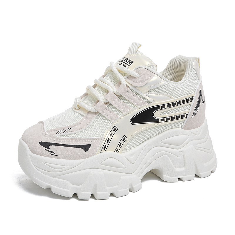 2025 nuevos zapatos de mujer de otoño de malla aumentan la altura de los zapatos deportivos pequeños de la explosión de zapatos de suela gruesa en línea super caliente
