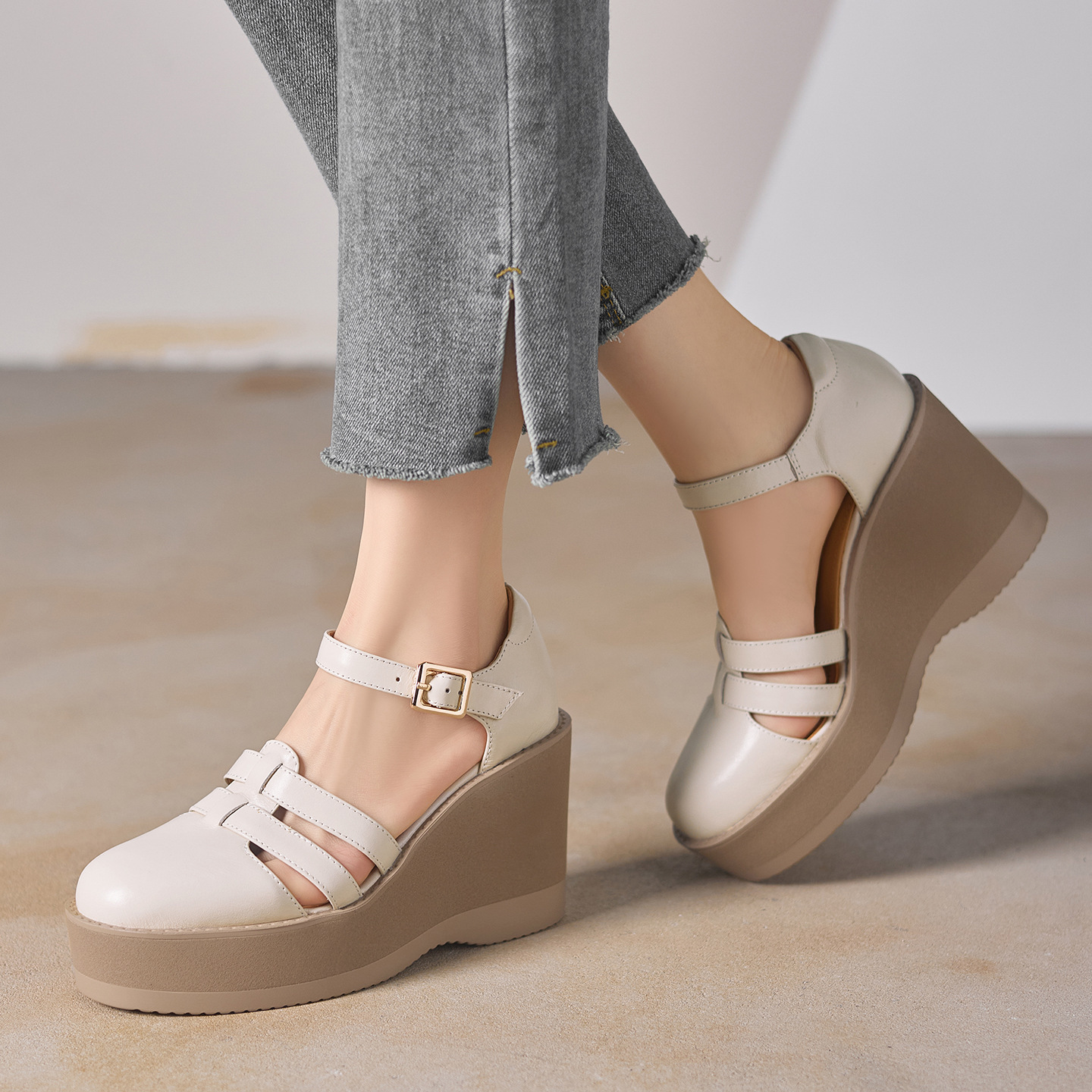Sandal cao gót nữ đế dày 9,5 cm, mũi bít, dệt chéo, phong cách tổ chim — màu trắng ngà