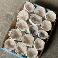 Factory supply natural office crystal ornaments, agate geode crystal ornaments, custom size