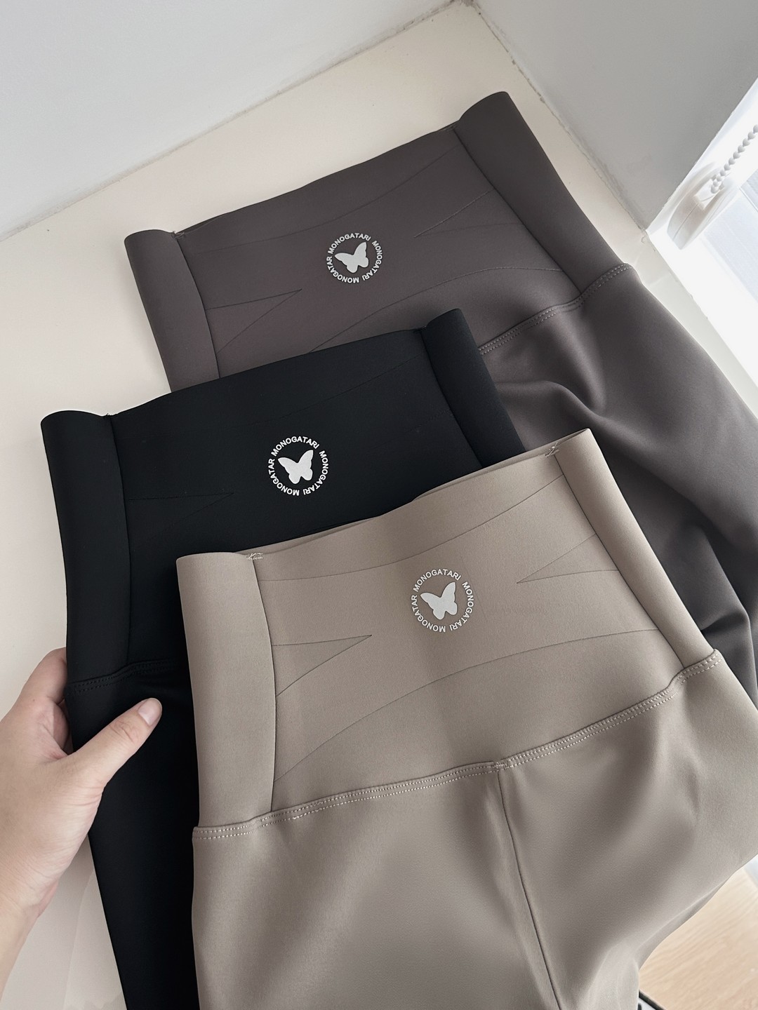 Women's Daily Sports Simple Style Solid Color Butterfly Ankle-length Leggings display picture 1