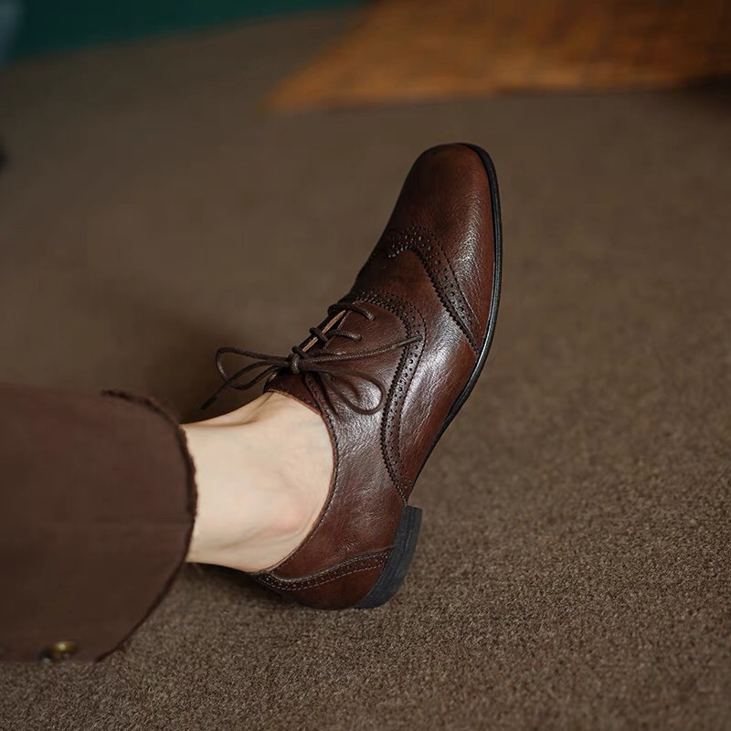 2025 Spring and Autumn Retro Style Genuine Leather Shoes Brogue Carved Low Heel Lace-Up Casual Shoes Black Brown