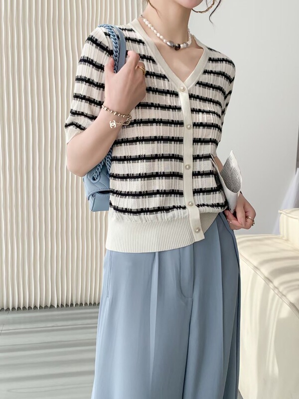 Hanyuan Apparel/Luxury Niche Style Striped V-Neck Short-Sleeve Knit Top Women's T-Shirt, Slimming Ice Silk