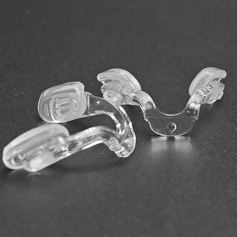 子供用サドル鼻パッド一体式u型透明シリカゲルの葉底部にネジ鼻パッドシリカゲルのプラスチック芯部品|undefined