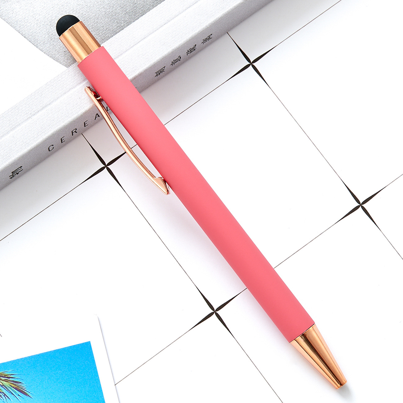 Venta al por mayor láser grabado condensador bolígrafo varilla de aluminio pantalla táctil pluma Prensa de color de goma y plástico