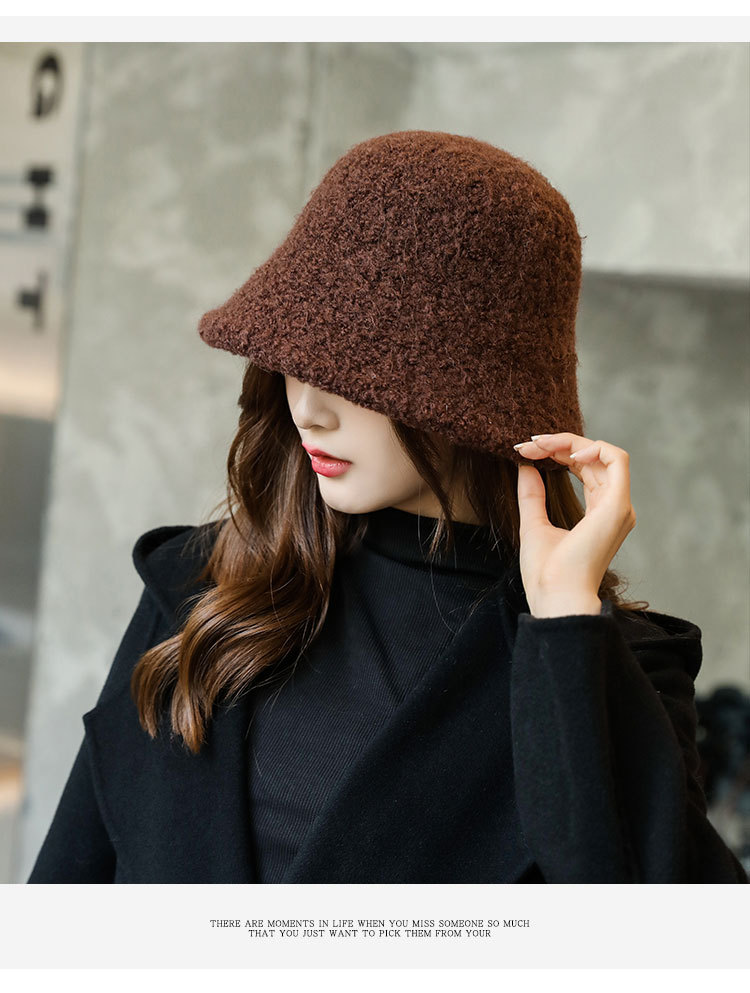 Women's Simple Style Solid Color Eaveless Bucket Hat display picture 3