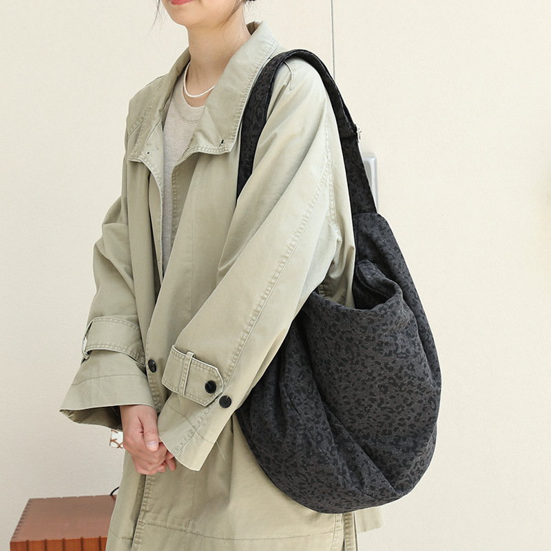 Korean Style Casual Leopard Print Dumpling Bag Ins Fashion Contrasting Color Single Shoulder Women's Bag Internet Celebrity Forest Style Retro Canvas Crossbody Bag