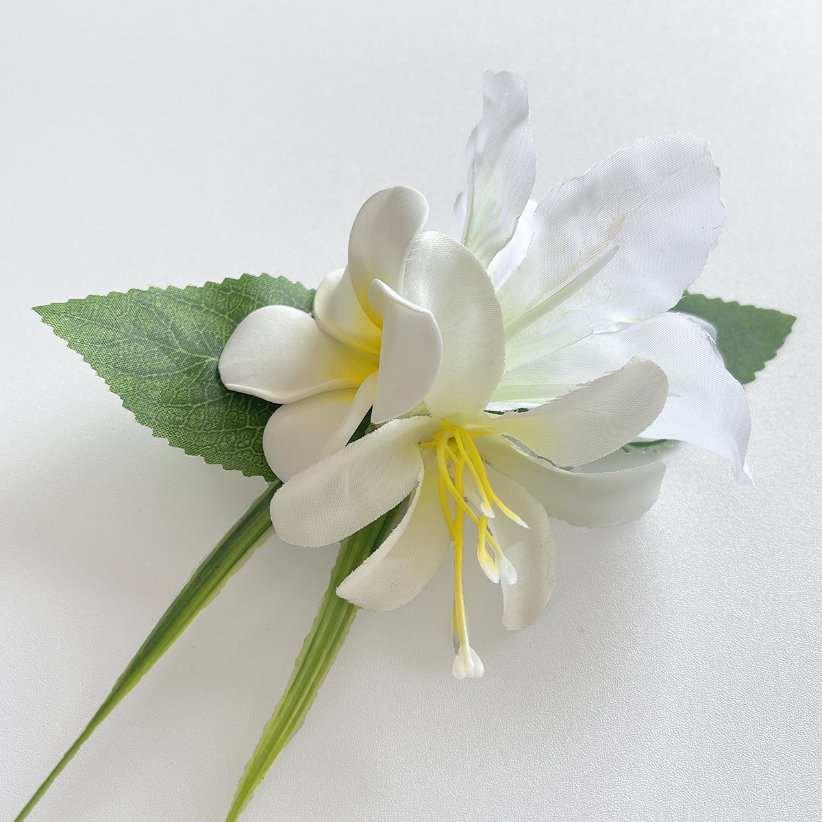 ハワイの卵の花のヘアピンタイ族の祝日のヘアピンの花の真珠のサイドクリップの女性のビーチの休暇の写真のアクセサリー