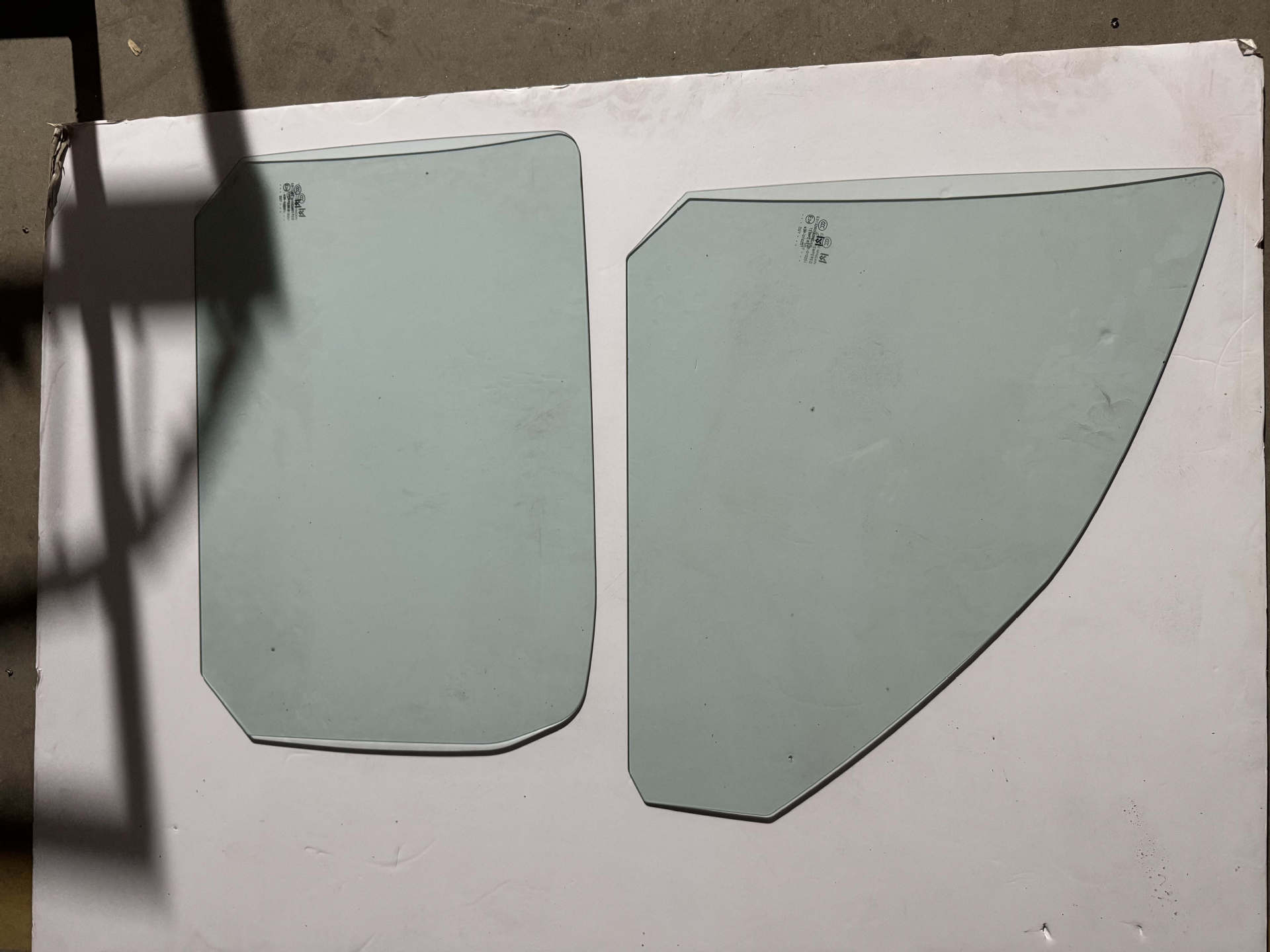 Longqi A11 Whole Vehicle Glass Wholesale Reinforced Anti-Crack Window Glass New Energy Longqi Whole Vehicle Tempered Glass