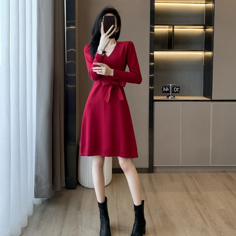 秋冬季法式复古红色V领针织连衣裙女小个子系带收腰显瘦打底A字裙|undefined