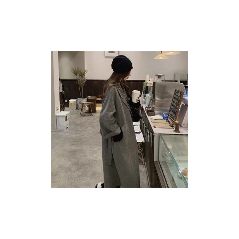 회색