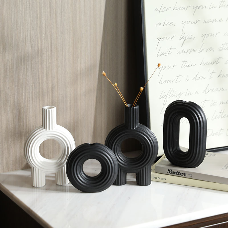 Nórdico moderno simple y tranquilo vaso de cerámica en blanco y negro decoración de flores de decoración de escritorio suave de sala de patrón de hogar