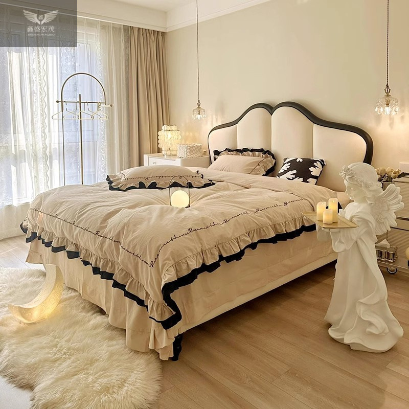 Cama de cuero francesa retro con mariposa de estilo crema moderna y simple cama queen de gama alta cama de matrimonio lujosa superior