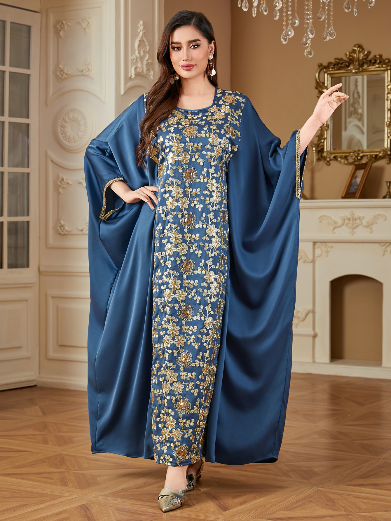 Embroidered Muslim Dress With Batwing Sleeves And Sequined Details_voghion.com