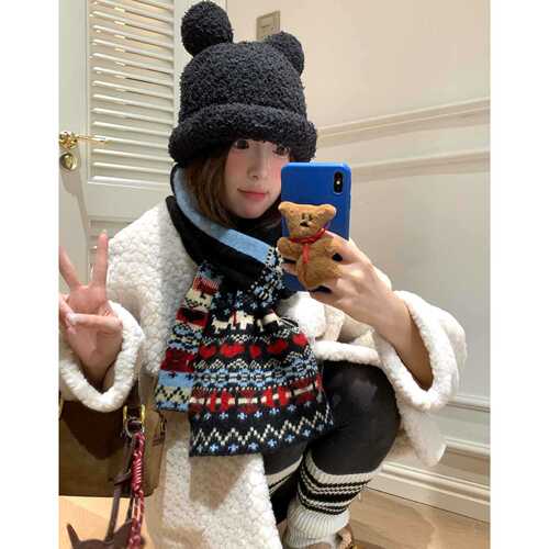 Hand-knitted Woolen Fair Isle Cute Puppy Scarf for Women, Autumn and Winter Warmth, Double-Sided Floral Pattern, Neck Warmer for Cold Protection