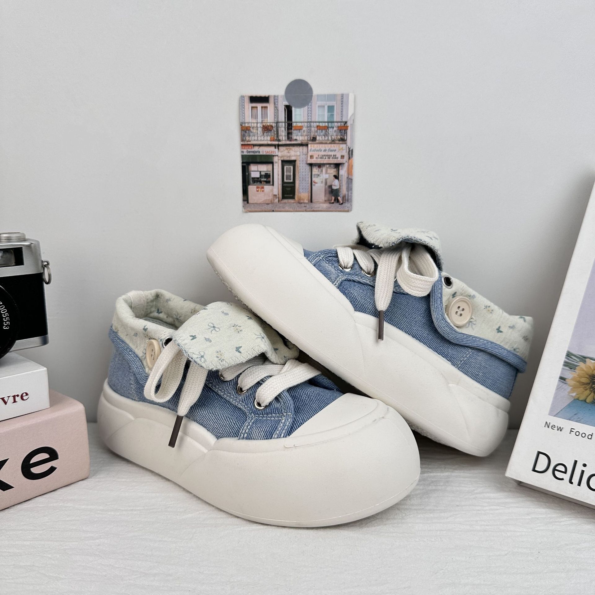 Caucasianis pallidensis