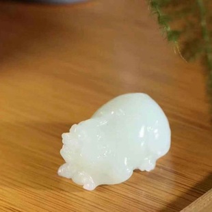 Natural Xinjiang Hetian Jade Jade Supply Chain Russian Material Old Material White Jade Craft Pixiu Pendant with Certificate