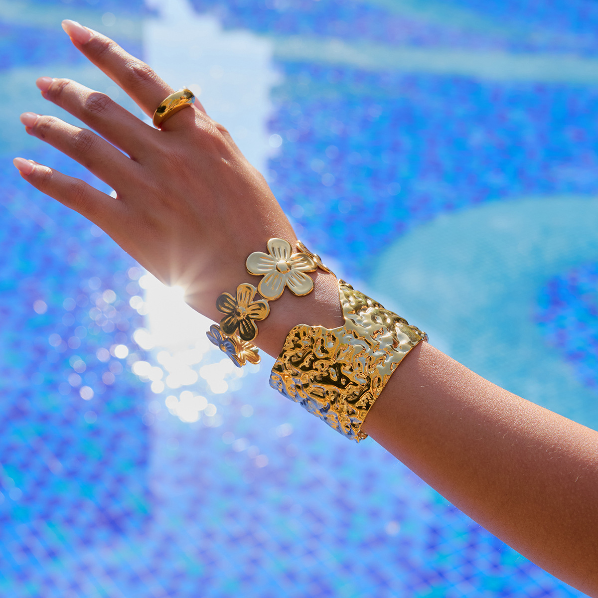 Jeding pulsera de acero de titanio que no se desvanece joyería femenina de alta gama joyería de acero inoxidable chapado en oro de 18k pulsera explosiva transfronteriza