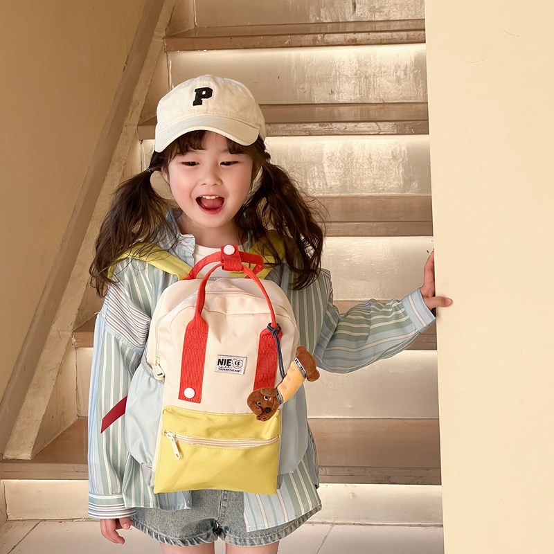 Mochila de moda coreana para niños y niñas, mochila de jardín de infantes, mochila de niños con colgantes de gran capacidad