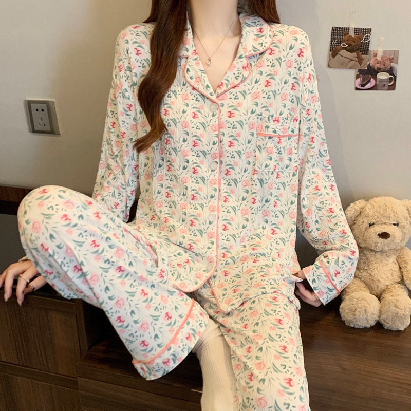 蝶結びのさくらんぼのプリントの女性のパジャマの春と秋の新型のカーディガンの長袖のズボンの部屋の服のスーツは実際に卸売りをたたきます。|undefined