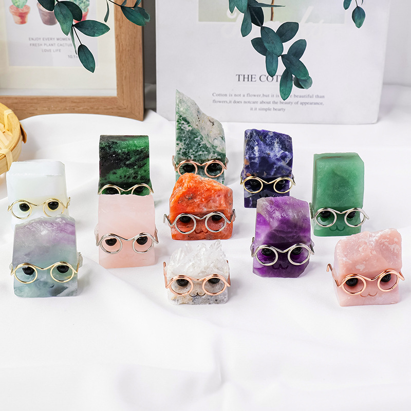 Crystal natural transfronterizo pequeño erizo adornos de escritorio para el hogar para jugar con gafas para la decoración creativa del erizo mayorista
