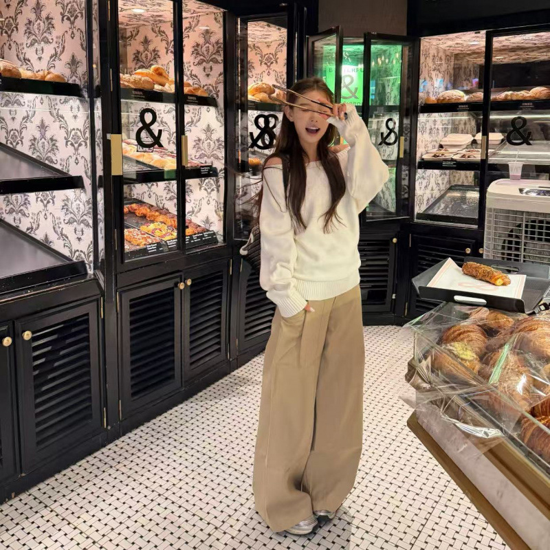 2025 Autumn and Winter Relaxed Style One-Line Off-Shoulder Sweater Loose and Exquisite Slanted Shoulder Knitted Woolen Top Thick Style for Women 2025 Autumn and Winter Relaxed Style One-Line Off-Shoulder Sweater Loose and Exquisite Slanted Shoulder Knitted Woolen Top Thick Style for Women