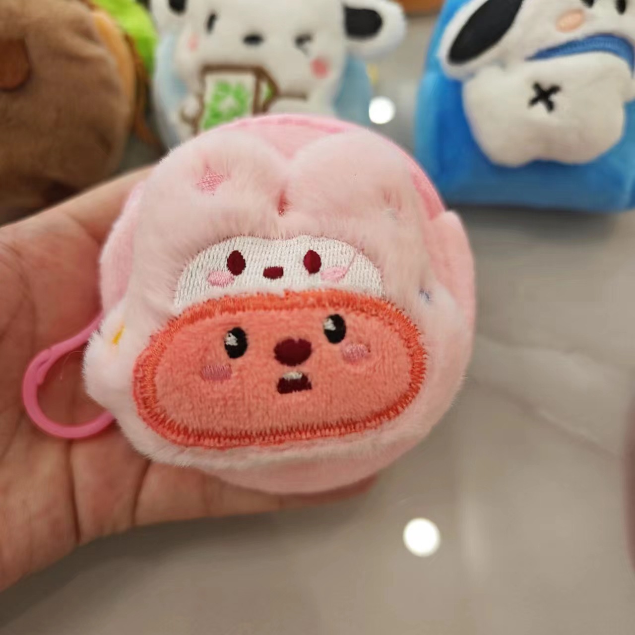 Pink rabbit b-round bag