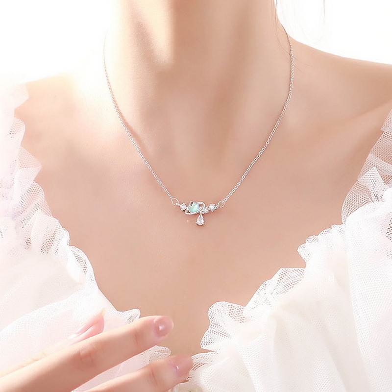 Simple Style Geometric Alloy Plating Artificial Crystal Womenu0027S Pendant Necklace 1 Piece