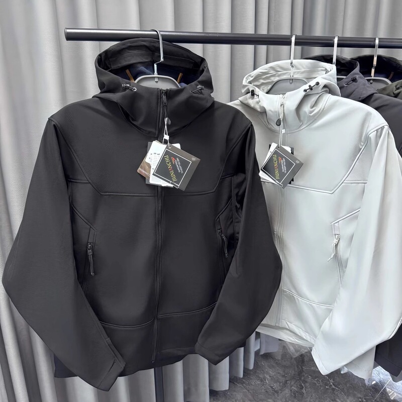Graphene Outdoor Functional Softshell Jacket Hooded Windproof and Waterproof Jacket Men's Winter Jacket Fleece Jacket