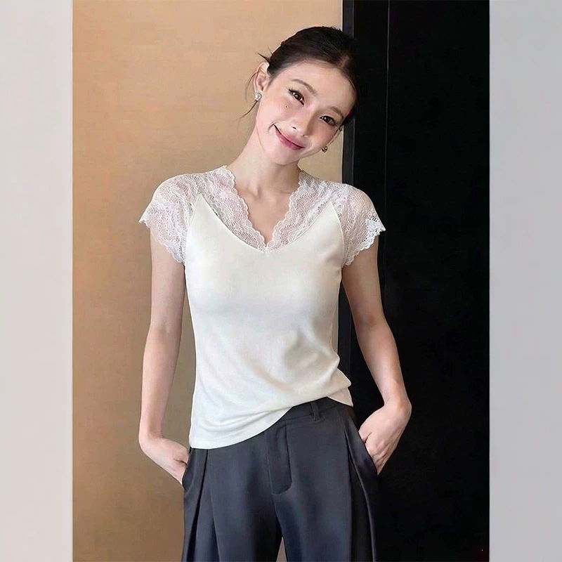 港米服饰/法式优雅小性感蕾丝拼接V领针织短袖T恤衫夏季新款简约