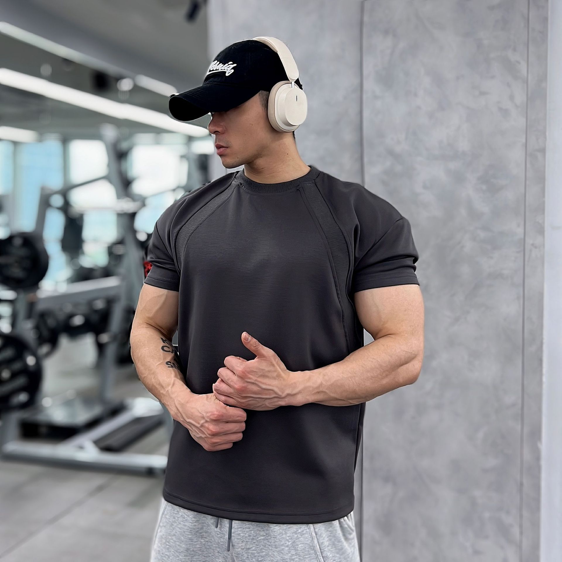 High quality Autumn men long sleeved T-shirt Fashion sport Round Collar fitness running mesh Breathability Training t-shirt men