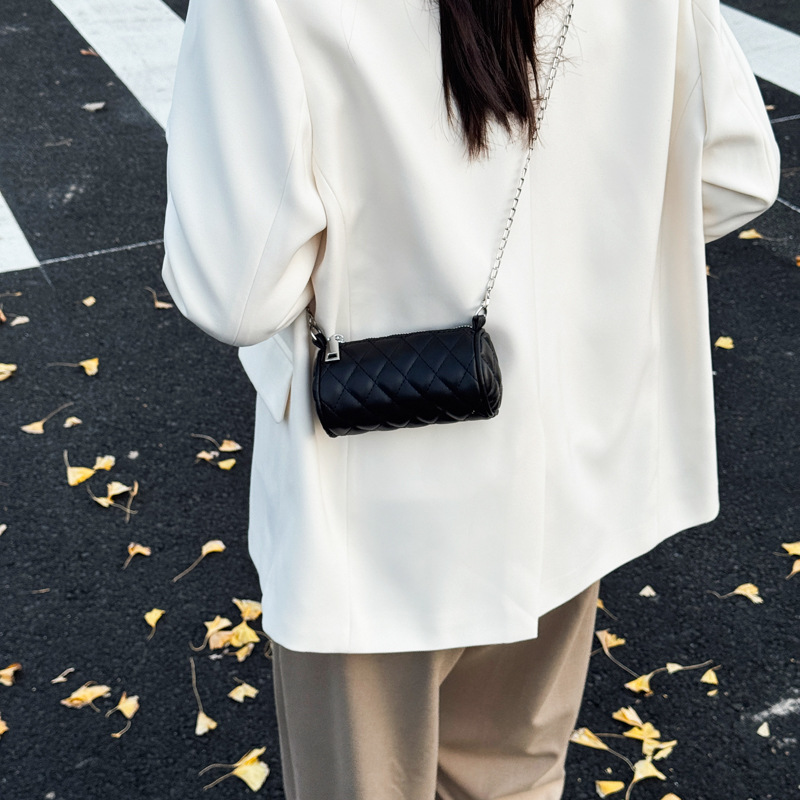 Mochila de estilo bordada de diamante para hombres y mujeres, bolsas de hombro de color sólido, mini bolsas de cilindro para bebés 2026 nuevas bolsas de accesorios para niños