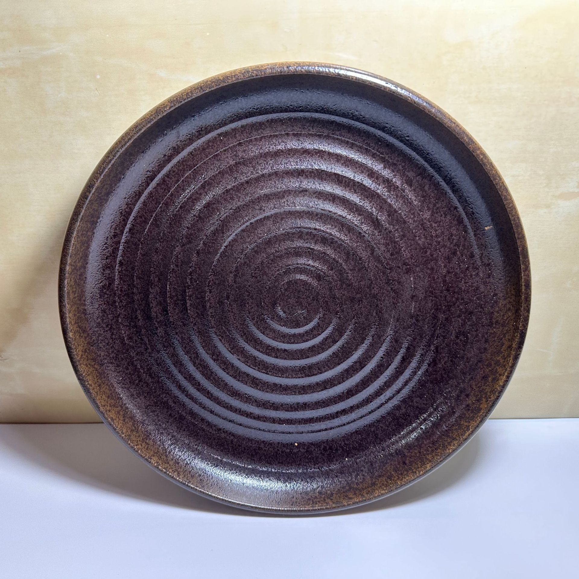 Plato cerámico cerrado platos de comida occidentales platos de estilo europeo platos de té retro cerámica gruesa pulverizada a mano esmaltado nuevo estilo chino