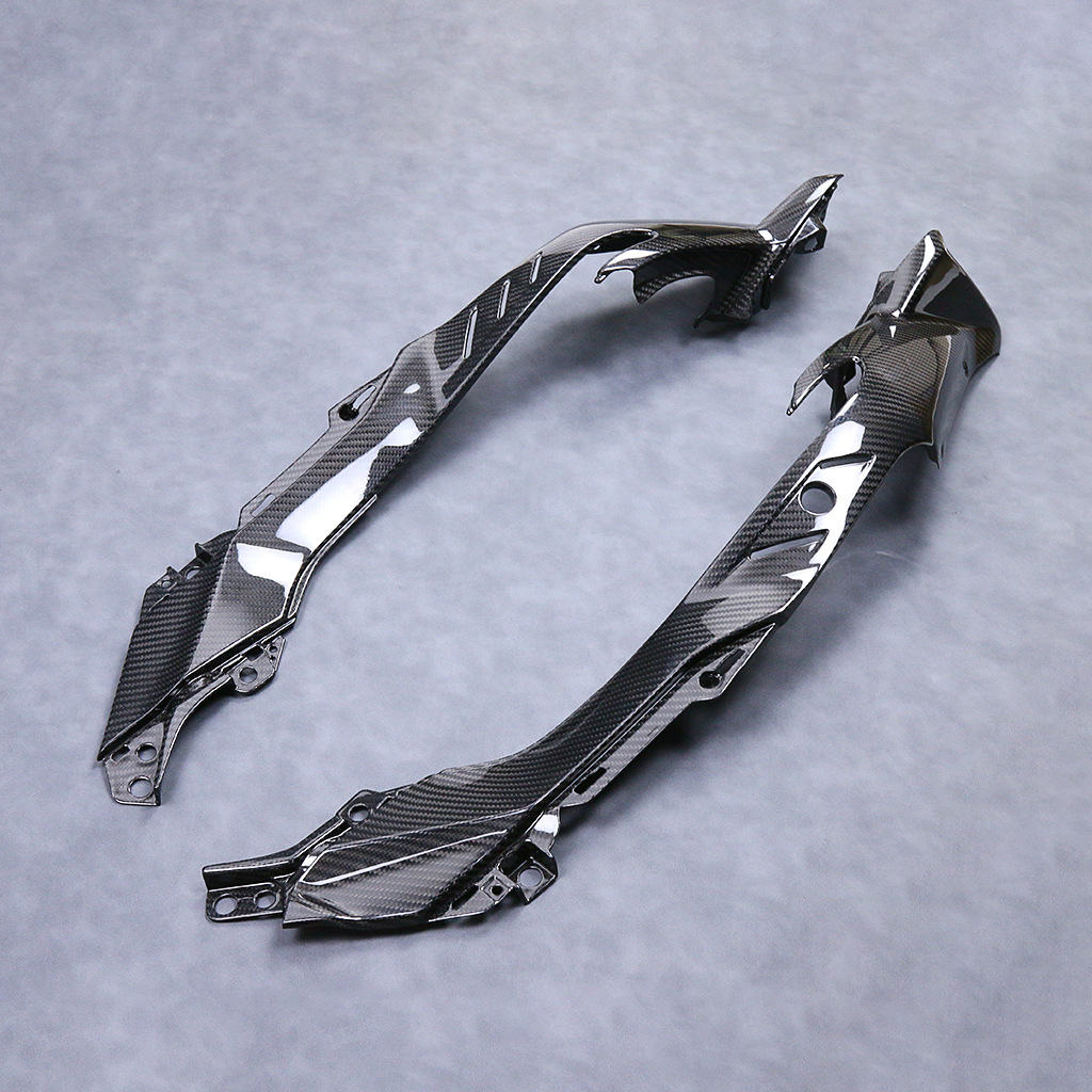Suitable for CFMOTO spring wind 800NK rhinoceros + motorcycle modified carbon fiber shell parts car body rear seat side plate