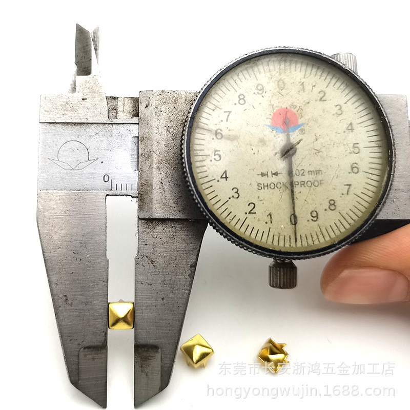 5mm 童鞋方爪钉 儿童服装配件方型爪钉 5毫铜米金字塔爪钉 朋克钉