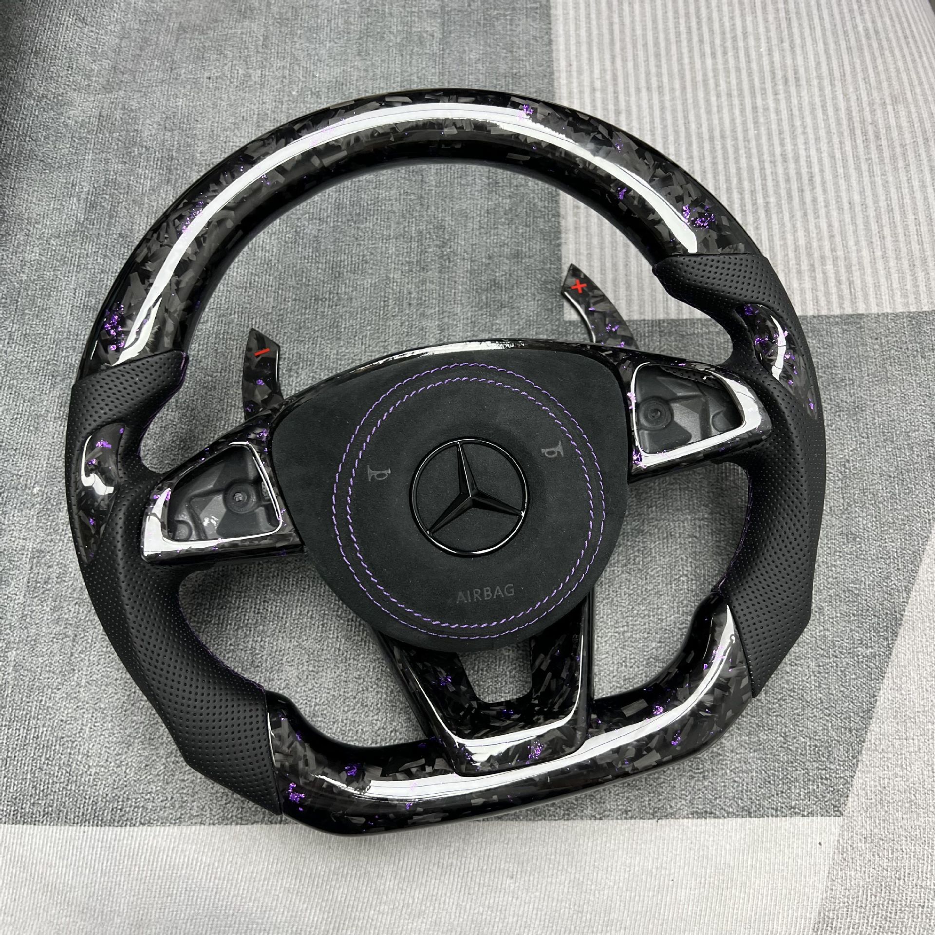 Source Factory Car Steering Wheel Modification, Suitable for Mercedes E-Class Car Carbon Fiber Steering Wheel Processing and Customization