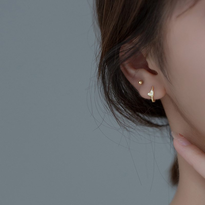 Eloch s925 plata de verano dulce amor botones de orejas femenina en forma de corazón diamantes simples orejas de dama G9374