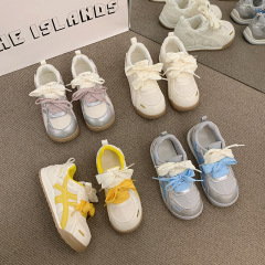 子供の道徳訓練靴 2025 夏の新スタイルレースアップ快適なメッシュスポーツとレジャースニーカー厚底多用途白靴