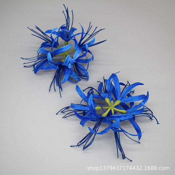 Red retro hair accessory