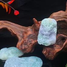 玉吉阁天然缅甸翡翠A货手工雕刻龙牌挂件工厂批发三水牌吊坠