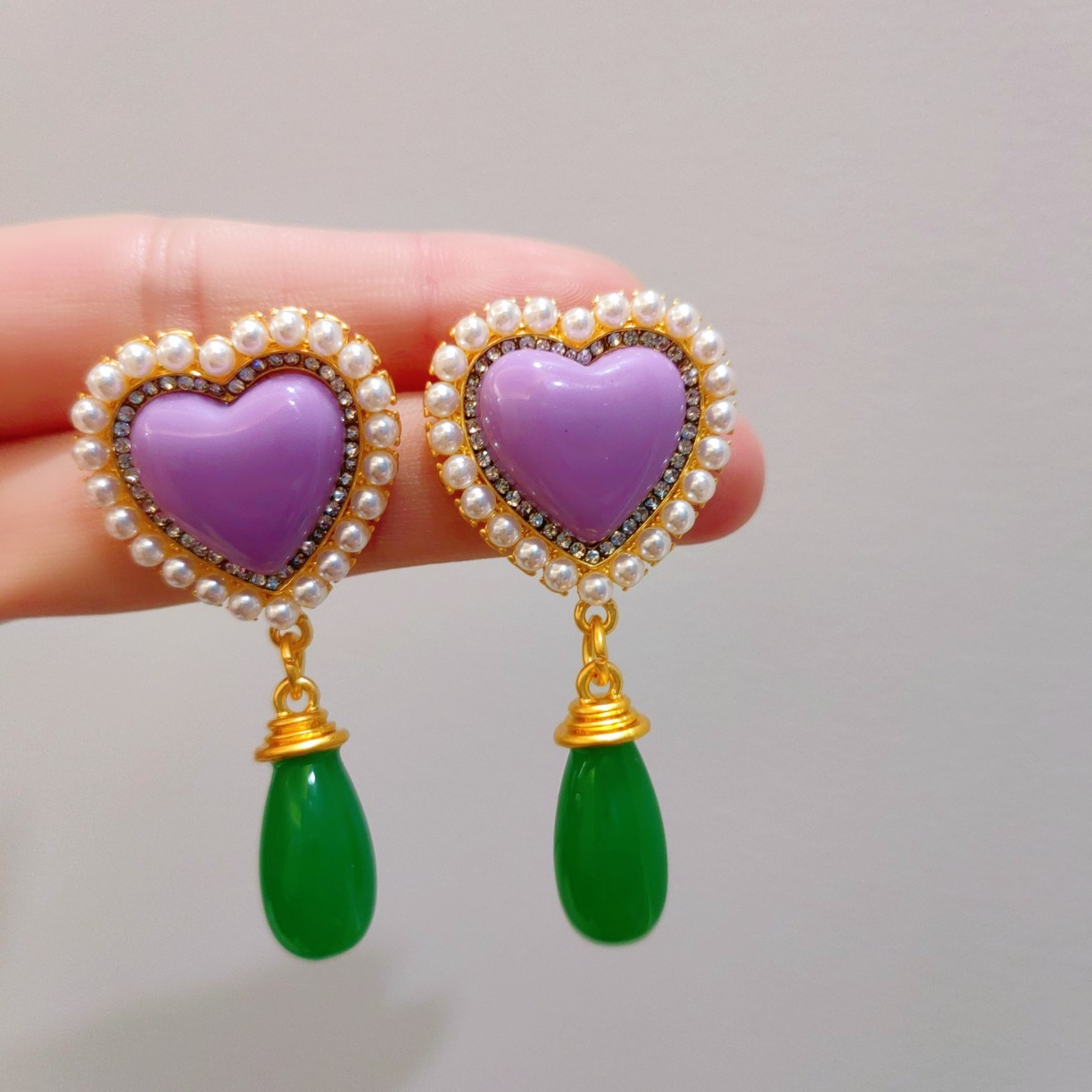 1 Pair Retro Heart Shape Mixed Materials Drop Earrings display picture 1