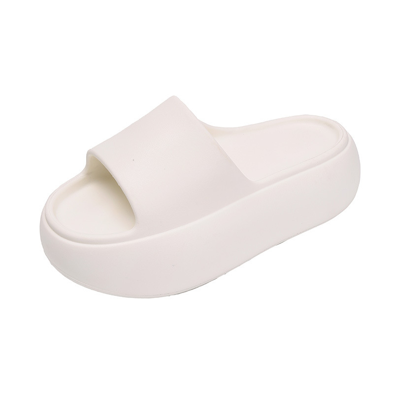 Zapatillas de aumento de fondo grueso para mujeres en verano 2025 nueva ropa casual exterior Eva antideslizante arrastre interior explosivo remolque frío