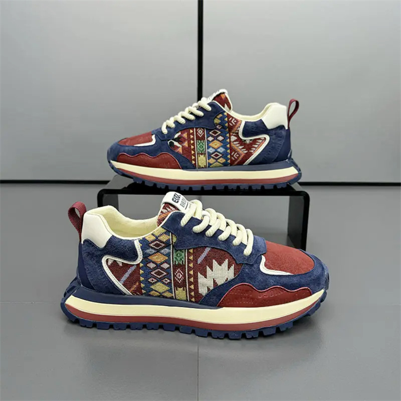 Zapatos de hombre 2026 primavera explosión antideslizante desgaste versátil zapatos de moda de moda aumentando zapatos casuales de suela suave